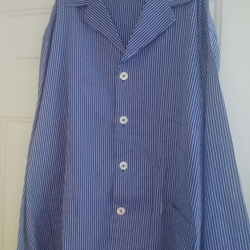 Neiman Marcus Pajamas XL blue and white stripes.